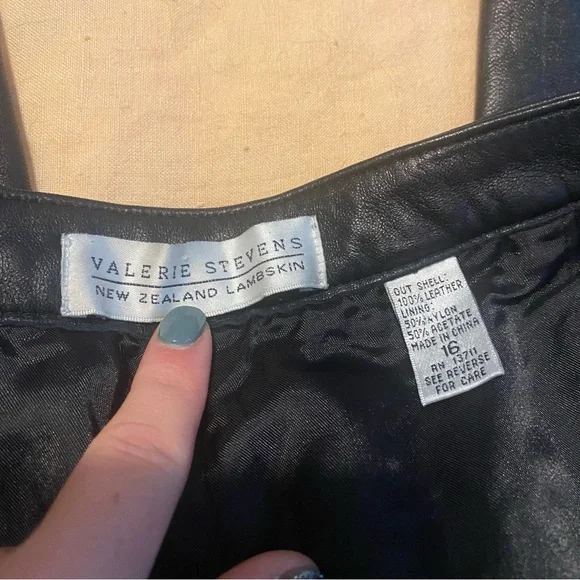 VTG New Zealand Lambskin High Rise Leather Pants- size 16 - Picture 3 of 7